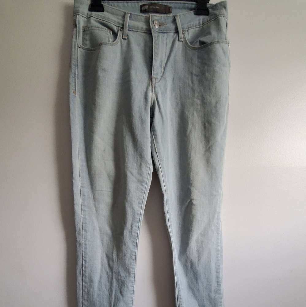 Levi's mid rise skinny jeans